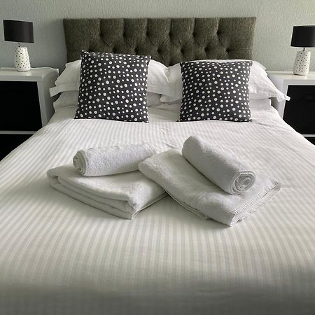 Quiet Ground Floor Apartment With Parking Morecambe Exterior foto