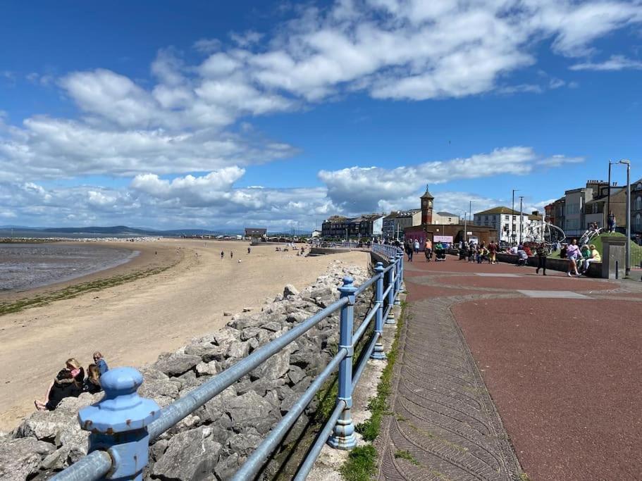 Quiet Ground Floor Apartment With Parking Morecambe Exterior foto